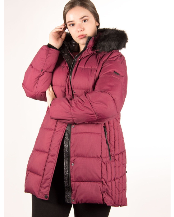 Quilted coat with faux fur trim by Novelti