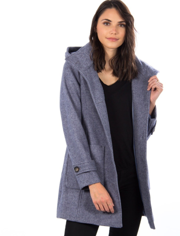 Woolen coat by Saki