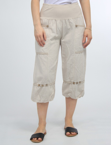 Linen Capris with Button Detail and Elastic Waist by Froccella