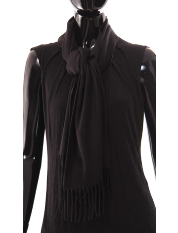 Solid scarf with fringe exclusive to Manteaux Manteaux