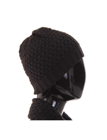 Solid knit hat by Mod Atout