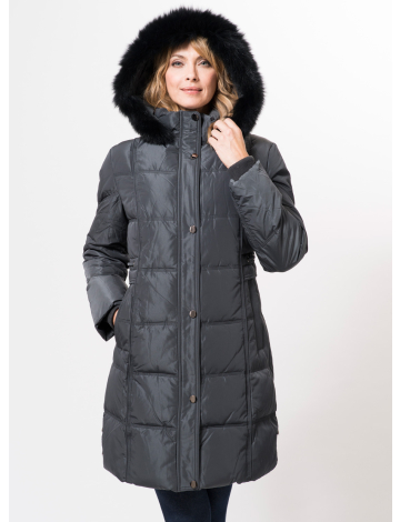 Luxurious and feminine down coat by CanaV