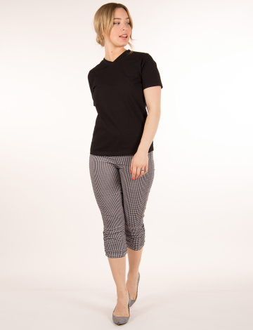 Pull on capri with ruching by Carré Noir