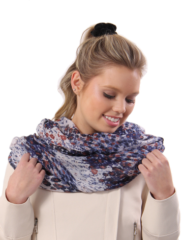 Floral pattern scarf by Embellic