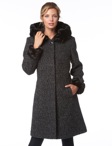 Flat boucle wool coat by Novelti