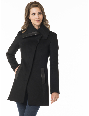 Winter wool coat with asymmetrical collar by Soïa & Kyo