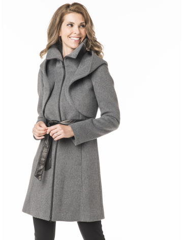 Classic wool coat with leather belt by Soïa & Kyo